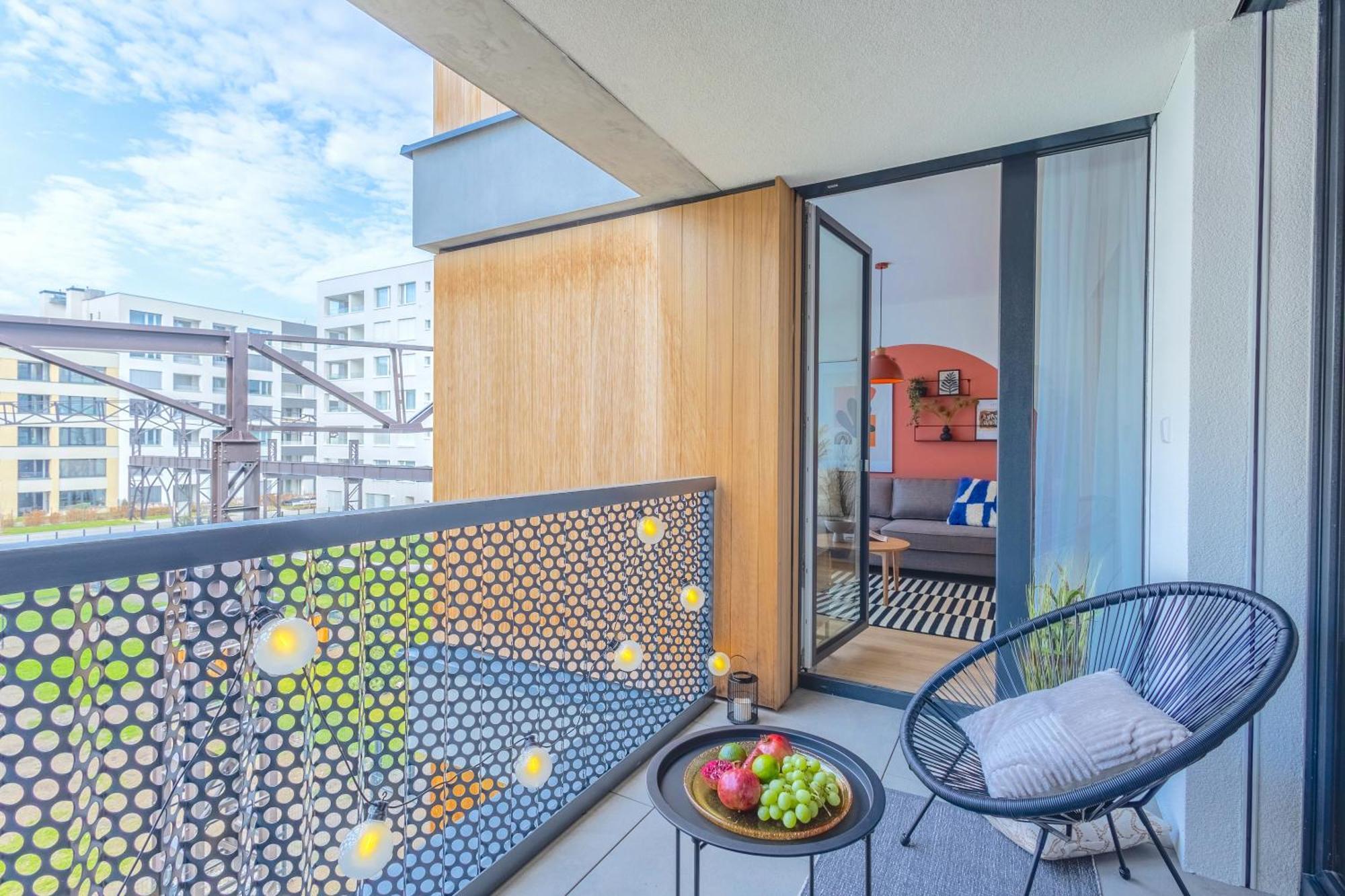 Design Apartment - Balcony, Free Parking, Yoga, 10 Mins To Center, By Gravity Прага Екстер'єр фото